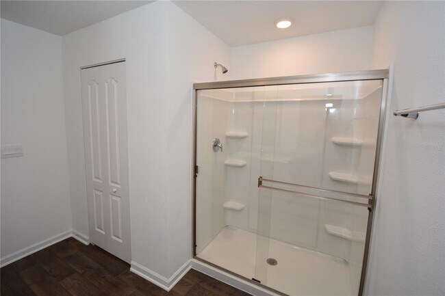 Building Photo - 9 Springwood Dr