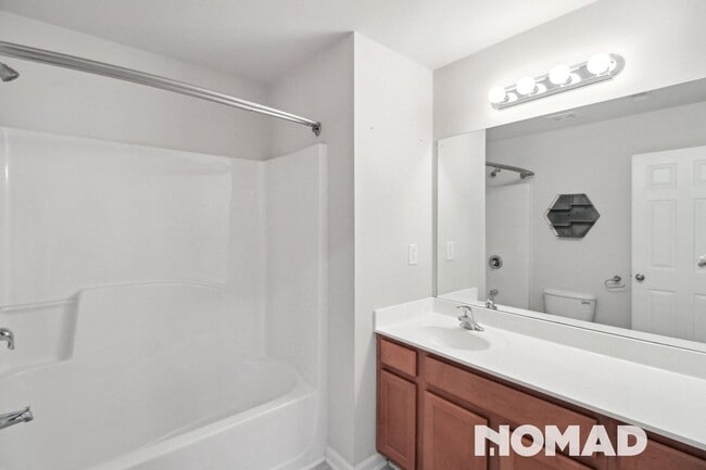 Building Photo - Cozy & Spacious 3BR Townhome in Atlanta