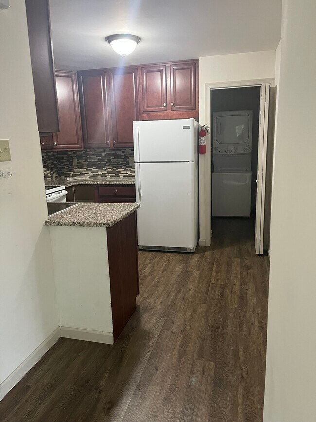 Building Photo - 3405 Sullivan Trl