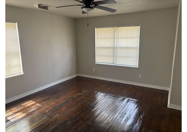 Building Photo - 4825 Brinkley St