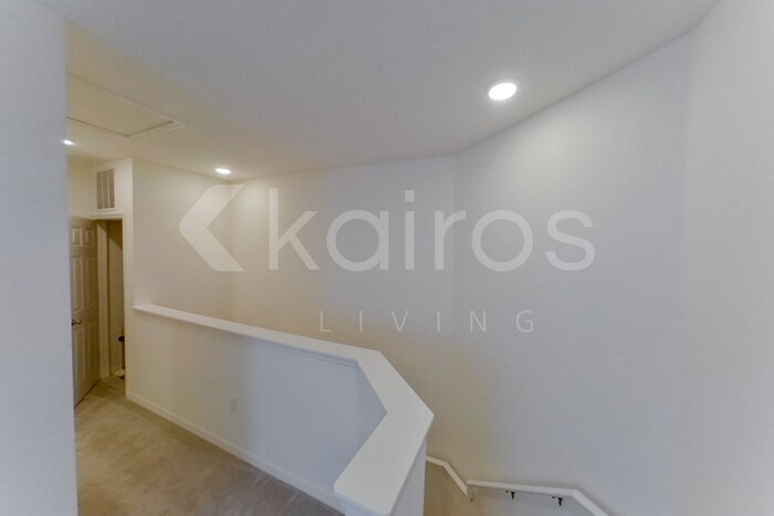 Building Photo - 4401 Paraglider Pl
