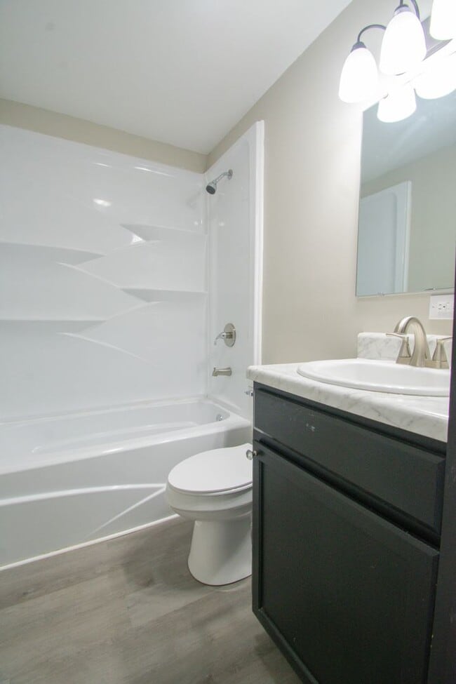 Building Photo - 1401 Thelbert Dr