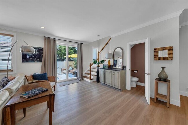 Building Photo - 4601 Bougainvilla Dr
