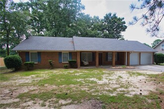 Building Photo - 2421 Sherrie Ln SW