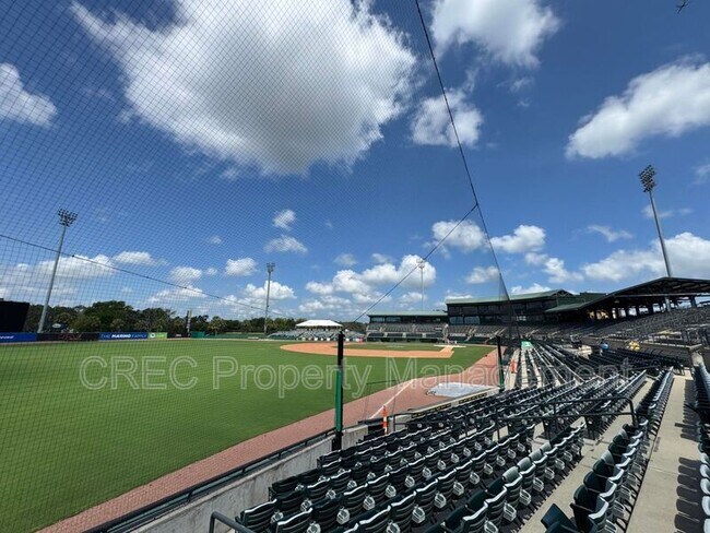 Building Photo - 3 1/2 Maranda Holmes St