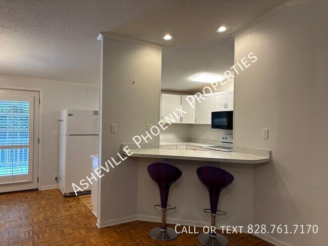 Building Photo - 3 Double Oaks Dr