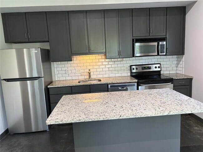 Building Photo - 620 Glen Iris Dr NE