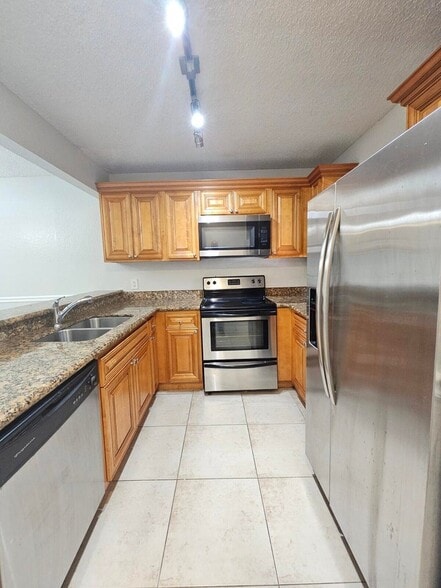 Building Photo - 1700 Windorah Way