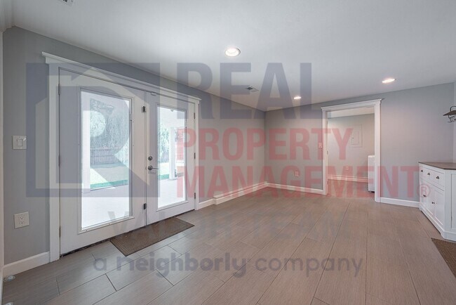 Building Photo - 1725 Crock Dr