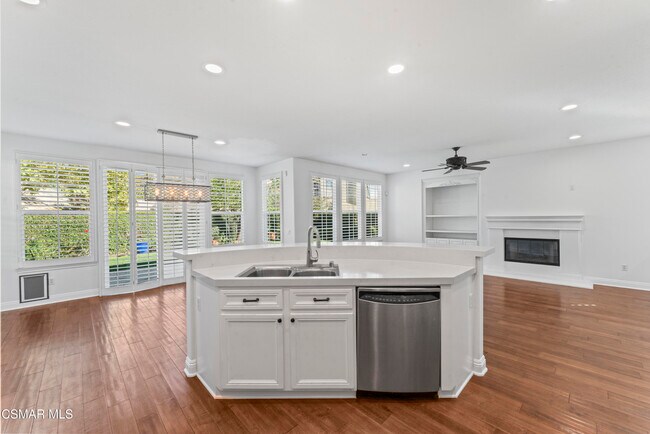 Building Photo - 3718 Young Wolf Dr