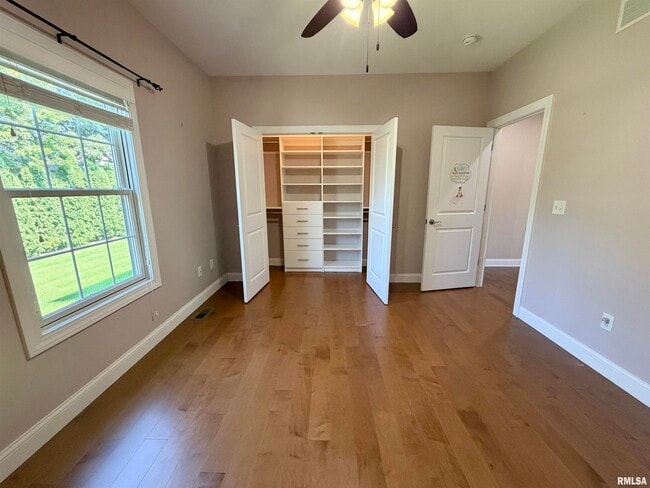Building Photo - 1805 Blue Stone Dr