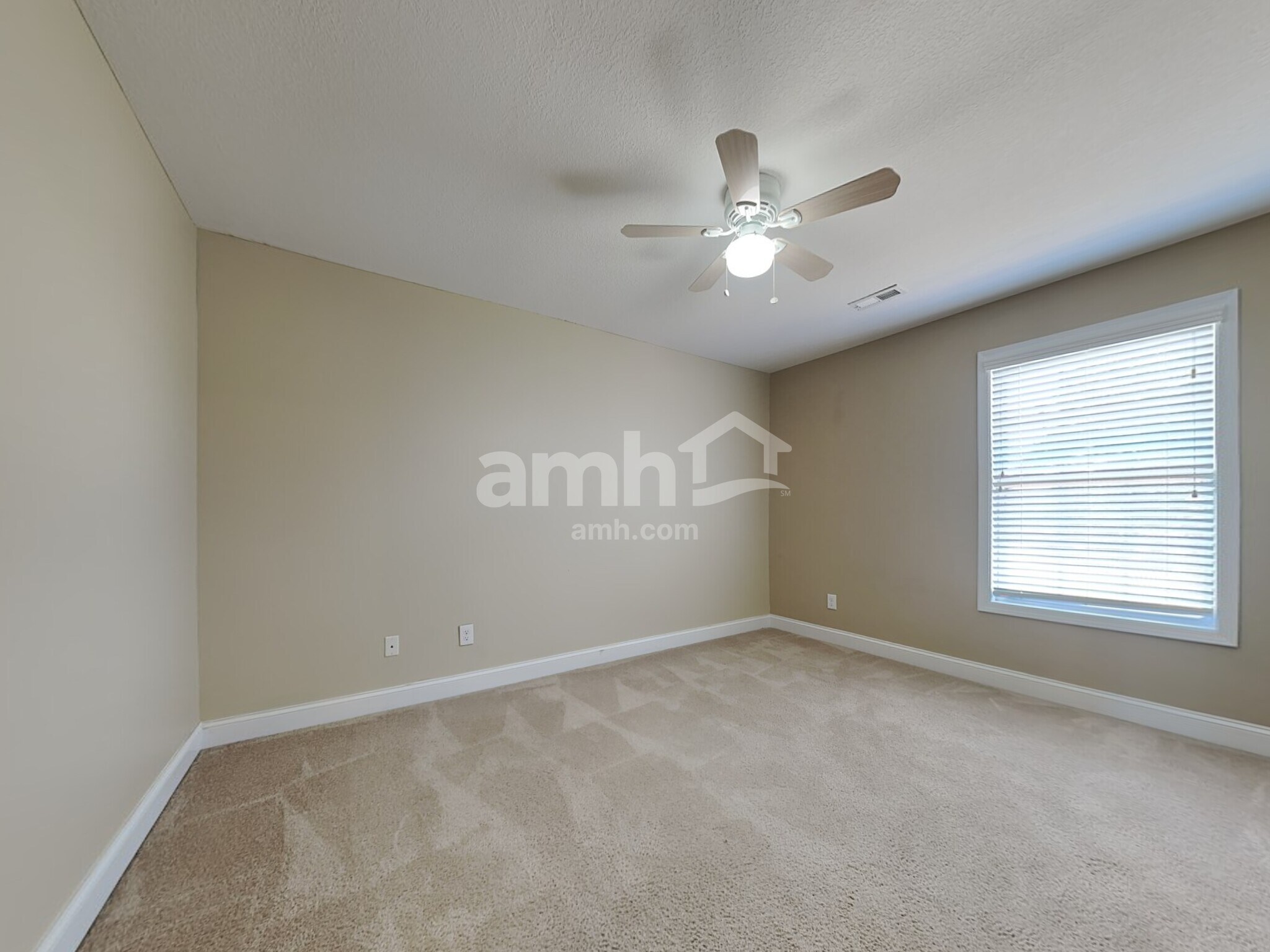 Building Photo - 4721 Dawn Oaks Ln