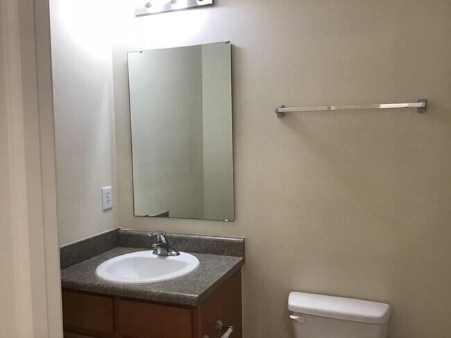 Building Photo - 4 bed 2.5 in Greenwood with HUGE fenced in...