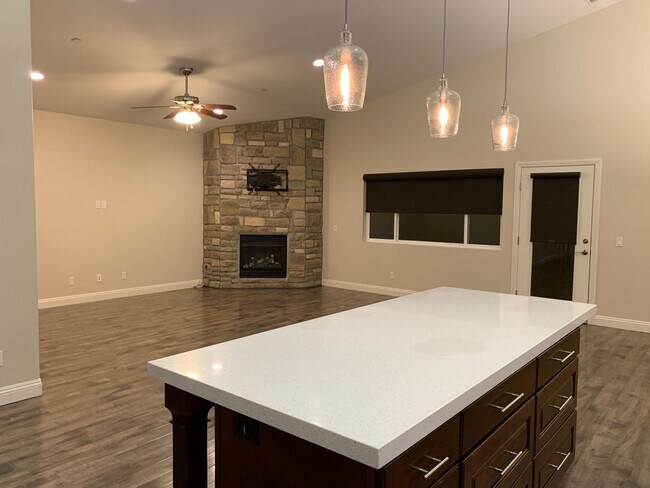 Building Photo - 1520 Independence Way