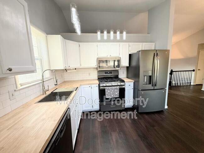 Building Photo - 11114 Ascot Cir