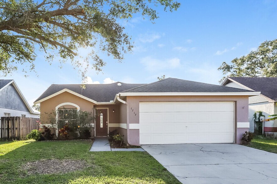 Primary Photo - 1717 Tarah Trace Dr