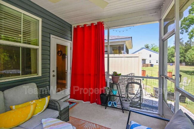 Building Photo - 7722 Park Gate Dr