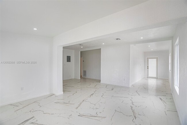 Building Photo - 988 NW 10th St