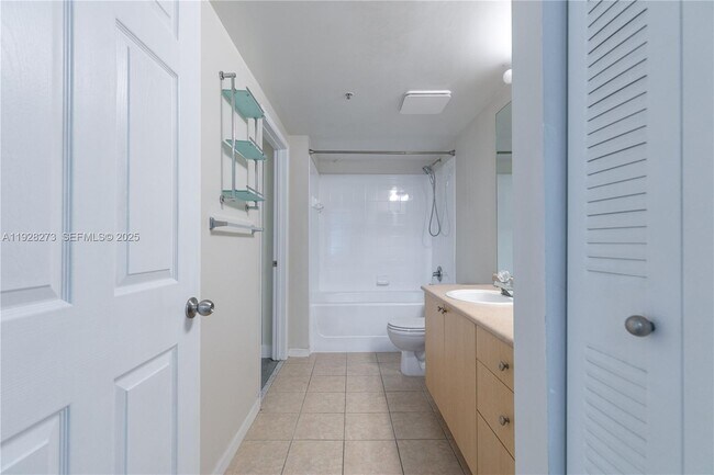 Building Photo - 1919 Van Buren St