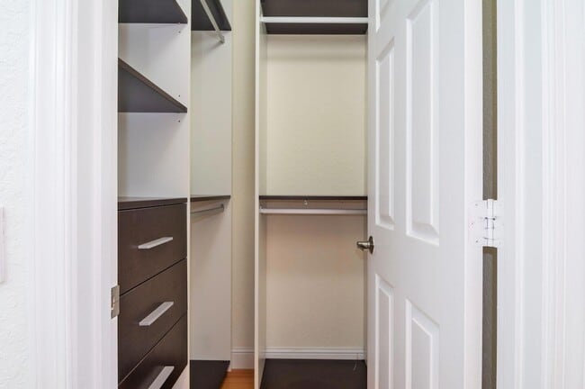 Building Photo - 2002 Schooner Ln