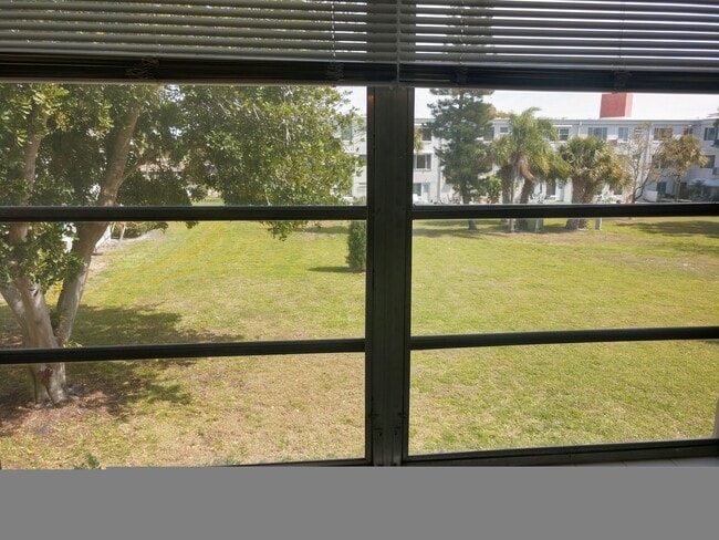 Building Photo - 2370 Jamaican St