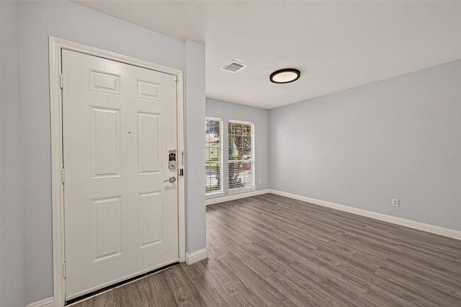 Building Photo - 12819 Wisteria Park Dr