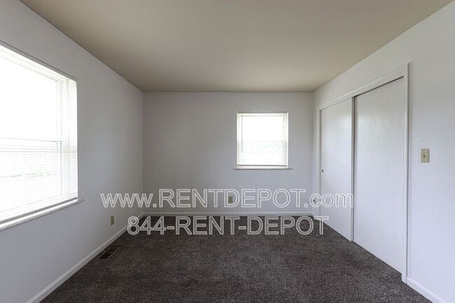 Building Photo - 2947 Ravenswood Dr