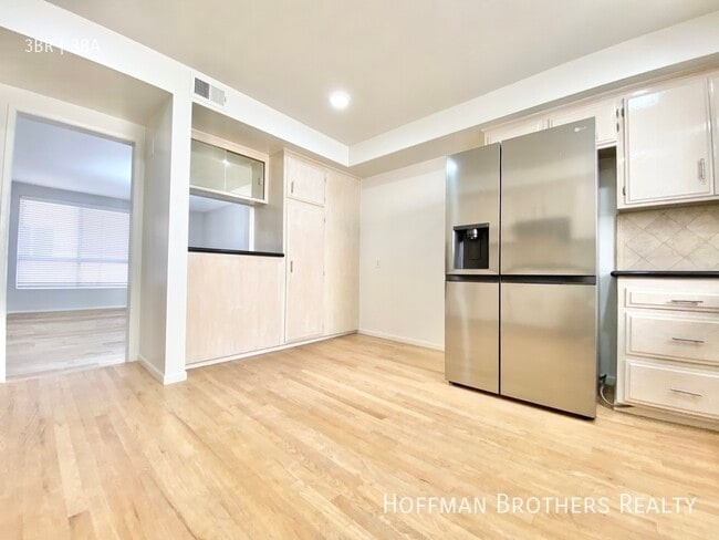 Building Photo - 931 S Wooster St Los Angeles, CA 90035