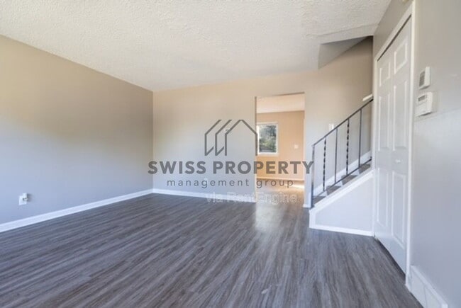 Building Photo - 2859 Falcon Bridge Dr