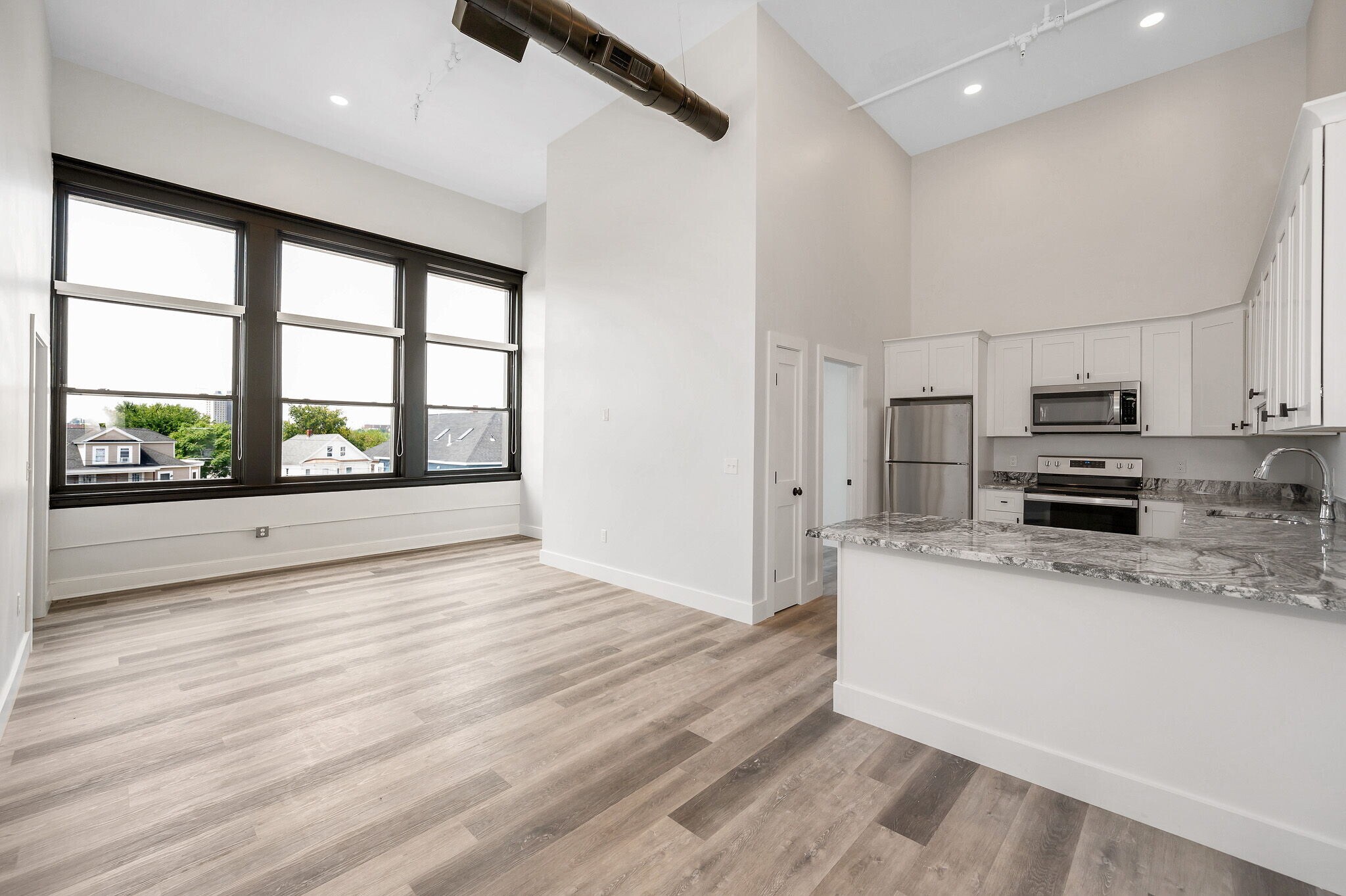 Building Photo - 72 Boisvert St