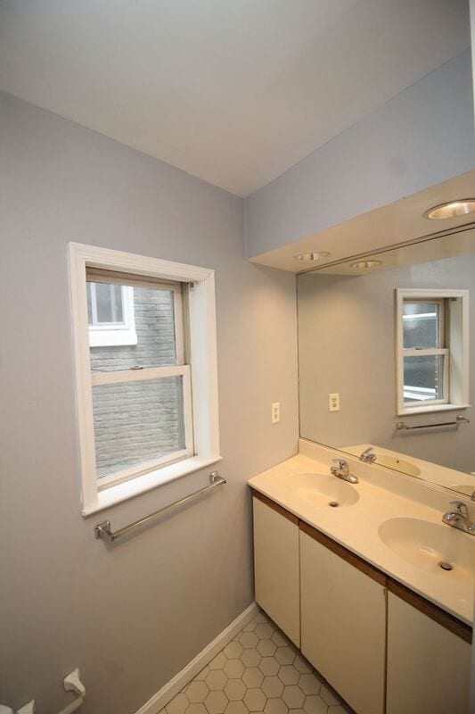 Building Photo - 3010 Guilford Ave