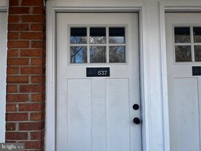 Building Photo - 319 Columbia Ave