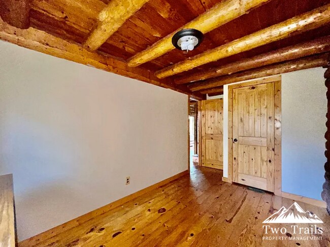 Building Photo - 3 BED/2 BATH CABIN NEAR OSCEOLA LAKE