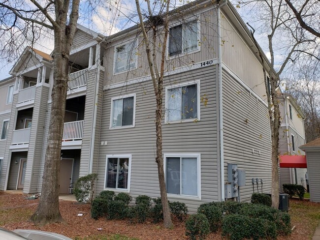 Building Photo - 1440 Collegiate Circle Unit 103 Raleigh NC 27606