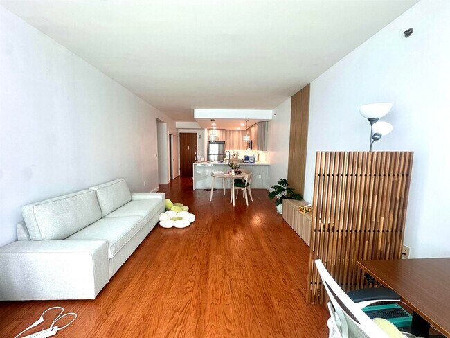 Building Photo - 20 Newport Pkwy