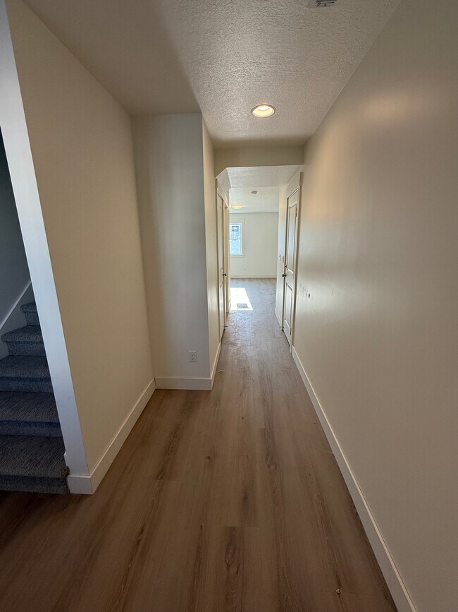 Building Photo - 2073 N 325 E