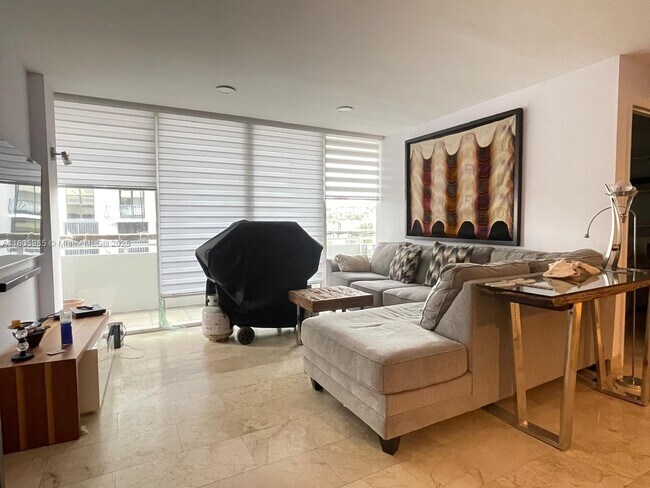 Building Photo - 8911 Collins Ave