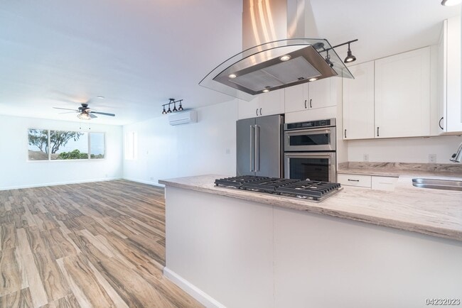 Building Photo - 2bd/1ba/2 parking townhome in Makakilo Hale 1