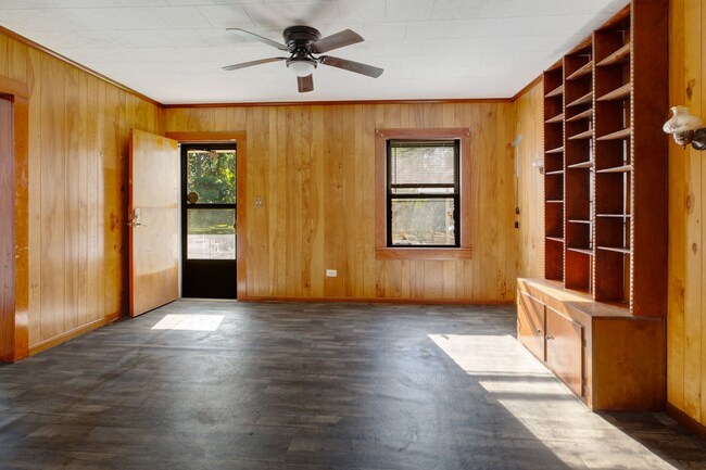 Building Photo - 714 Saint Jude Ave