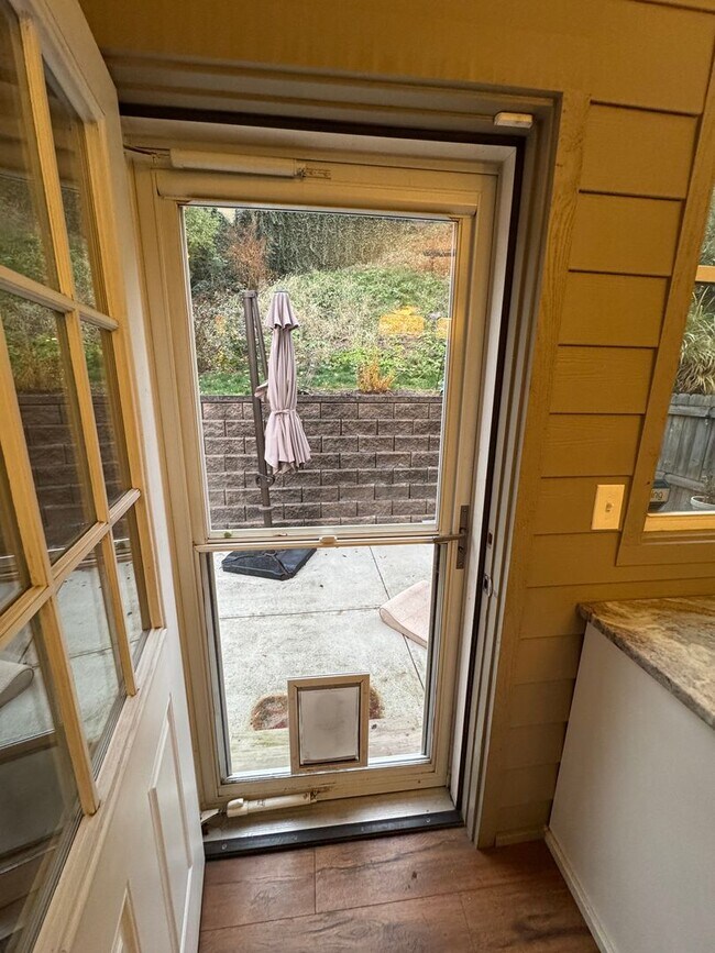 Building Photo - Beautifully Renovated 3BR Row Home in Deutschtown – Spacious, Modern & Incredible Location