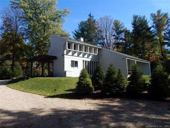 Building Photo - 40 Elm St