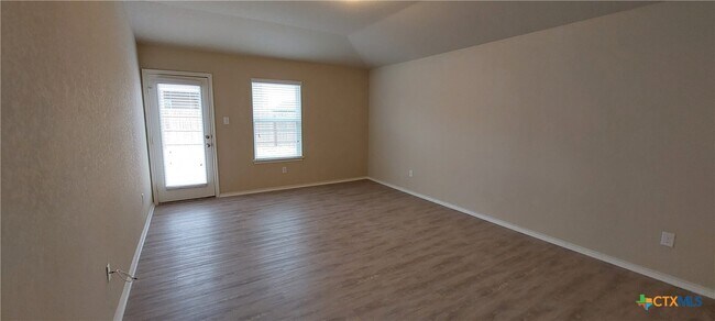 Building Photo - 1556 Birmingham Dr