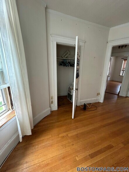 Building Photo - 1675 Beacon St