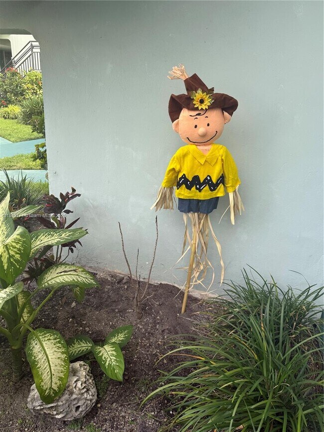 Building Photo - 1070 98th St