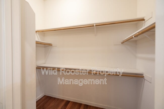 Building Photo - 2713 Robinson Creek Ln