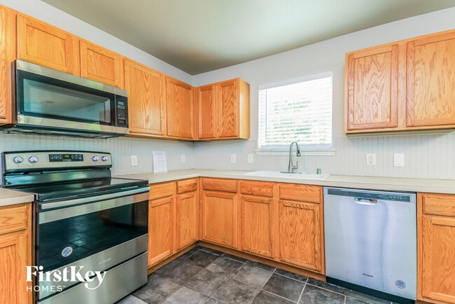 Building Photo - 3605 Smoketree Dr