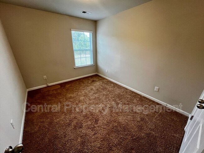 Building Photo - 43 Moorlyn Ln