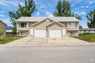 Building Photo - 814