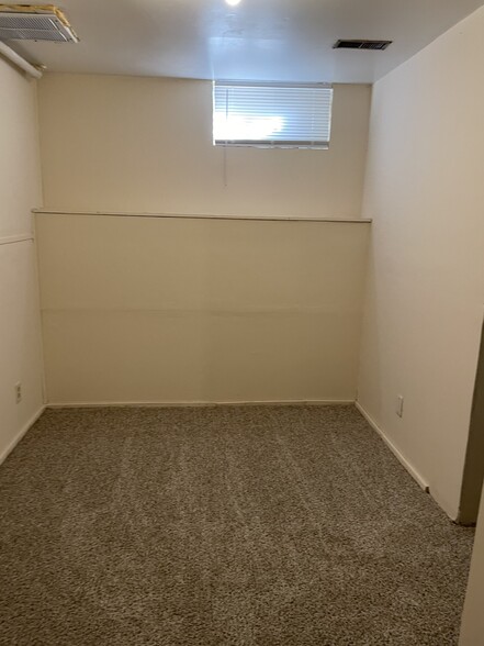 Lowerlevel Bonus Room - 46 Martinview Rd