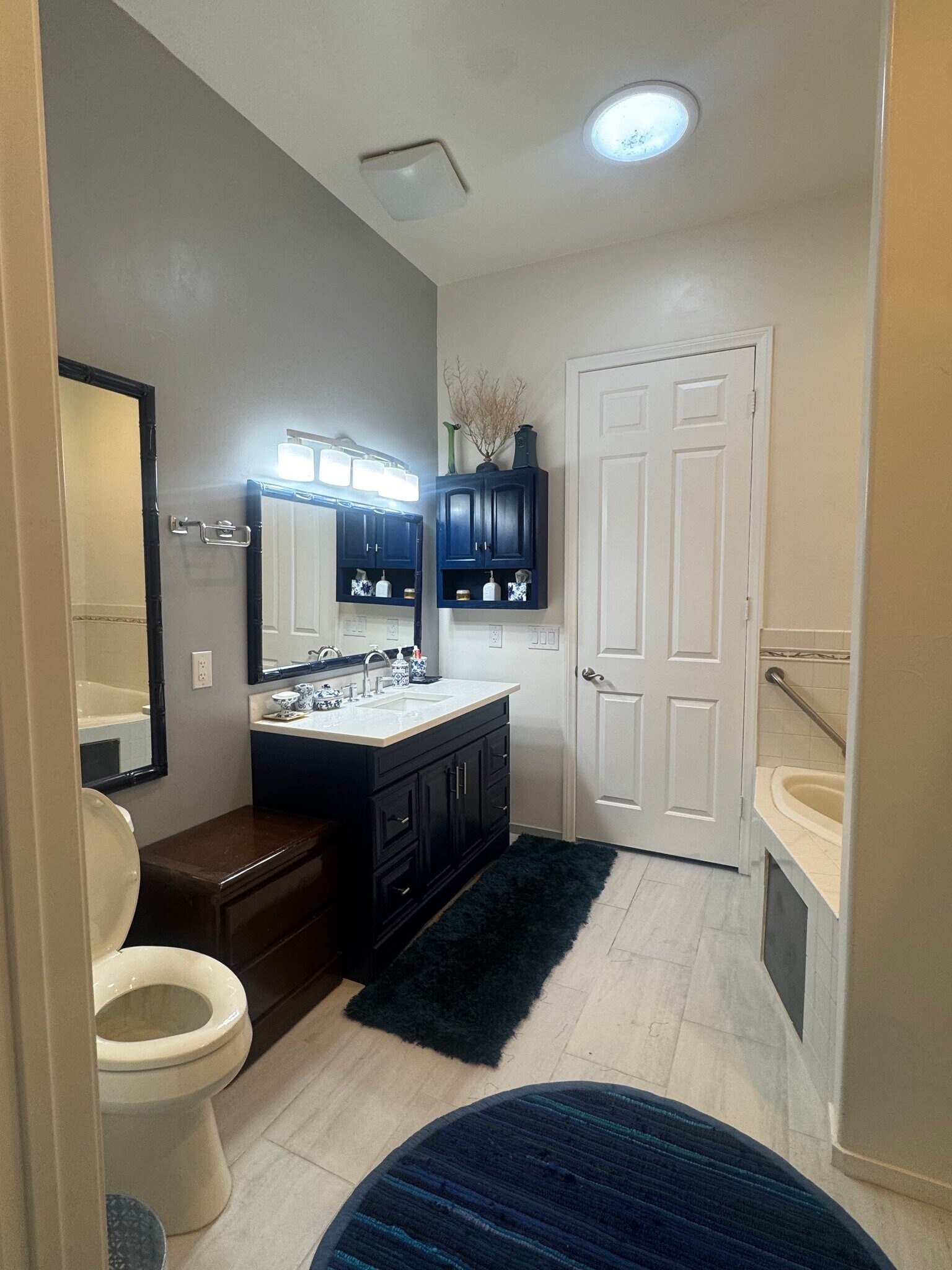 Building Photo - 15935 Mary Cir